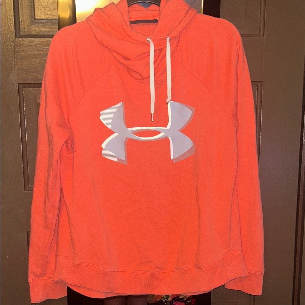 Under Armour Women's coral Hoodie; medium loose fit